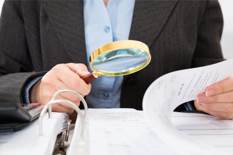 Professionisti: il rimborso danni è indeducibile?